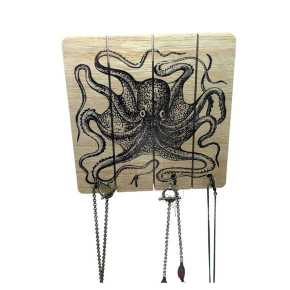 Vintage Octopus Illustration Printed Wooden Square Necklace Key Holder Gothic - Picture 1 of 10